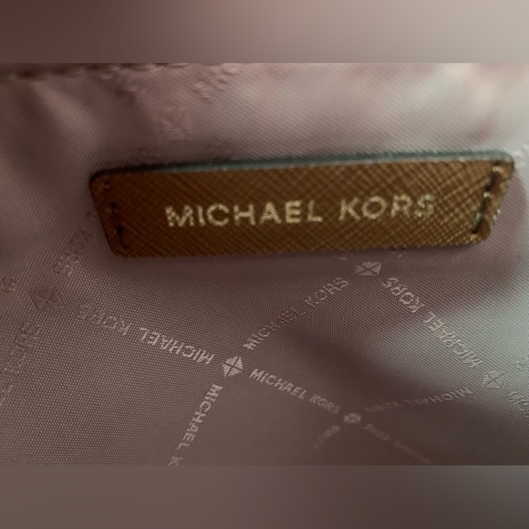 Michael Kors leather shoulder bag and matching wallet - Picture 3 of 5